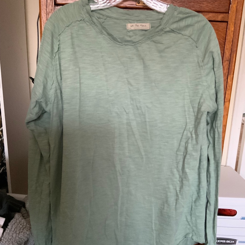 Long sleeve tee